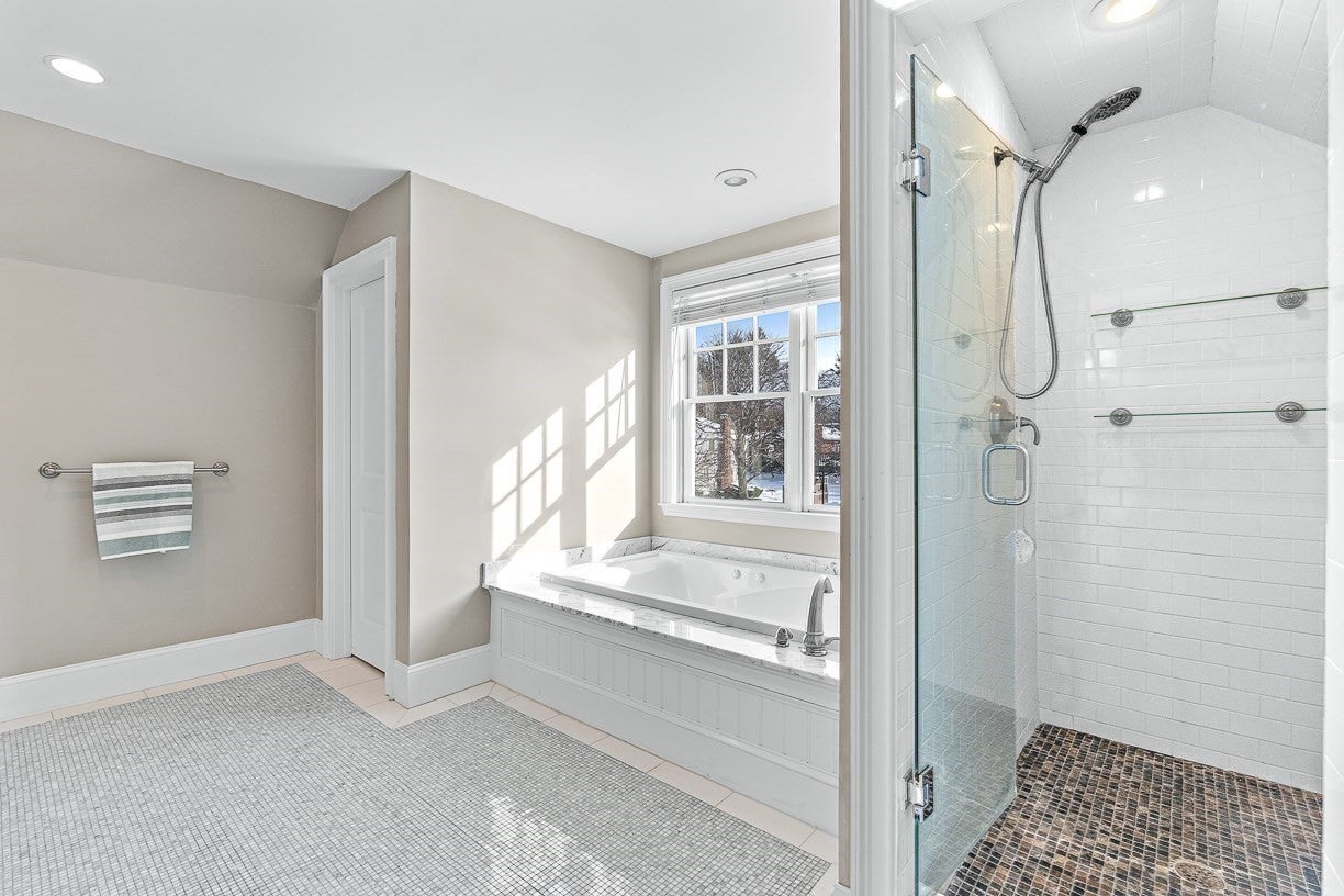 37 Mayflower Road, Winchester, MA, 37 Mayflower Road, Winchester, MA Photo #25