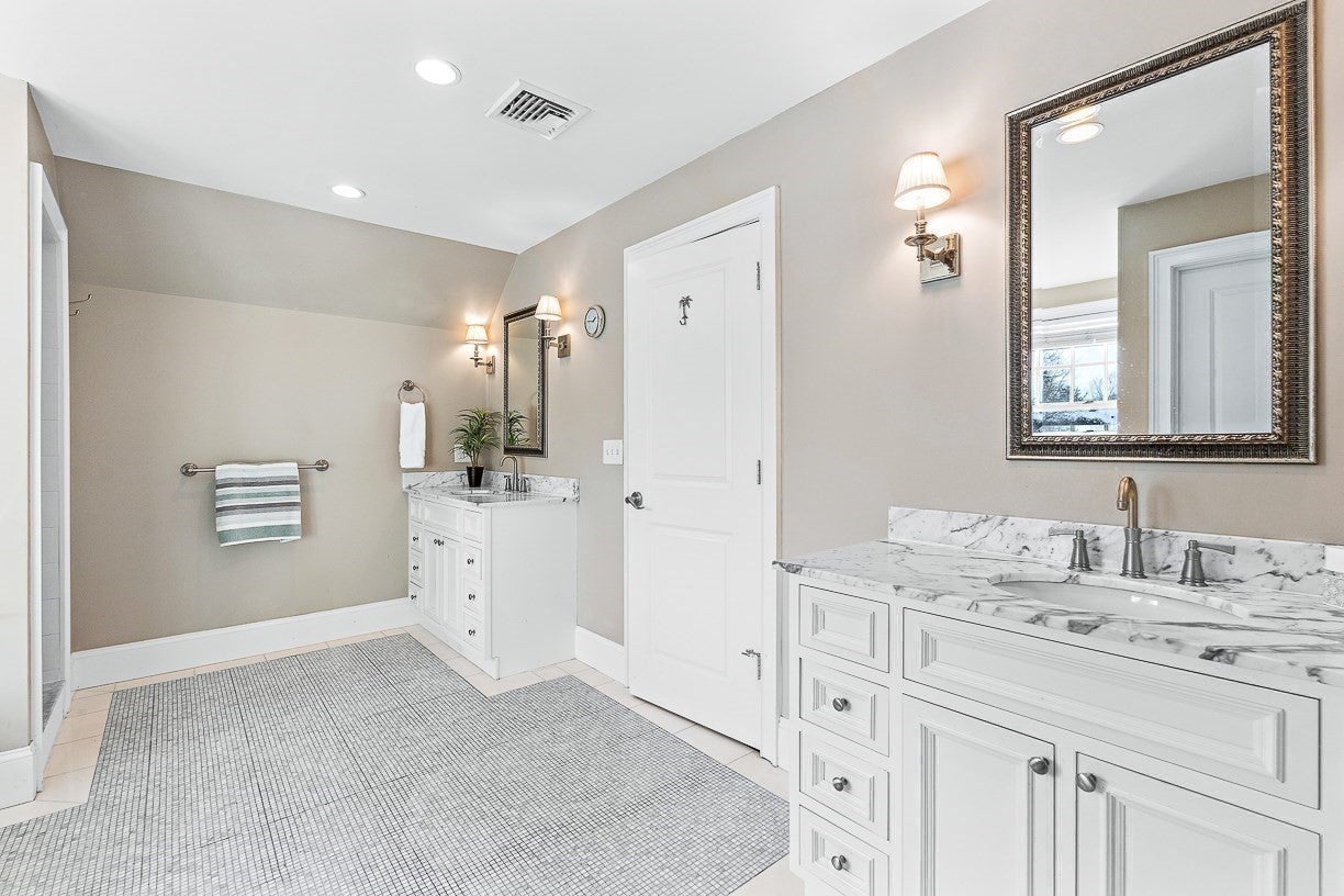 37 Mayflower Road, Winchester, MA, 37 Mayflower Road, Winchester, MA Photo #24