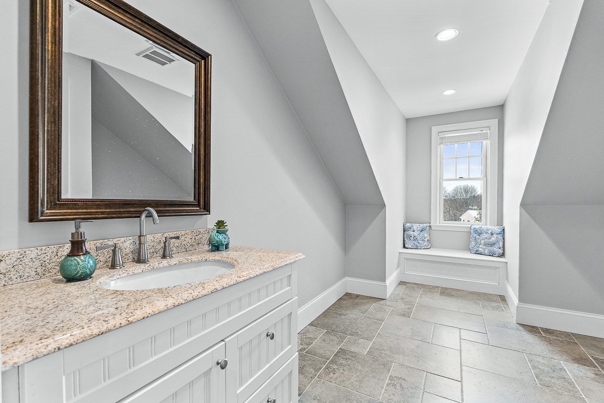 37 Mayflower Road, Winchester, MA, 37 Mayflower Road, Winchester, MA Photo #36