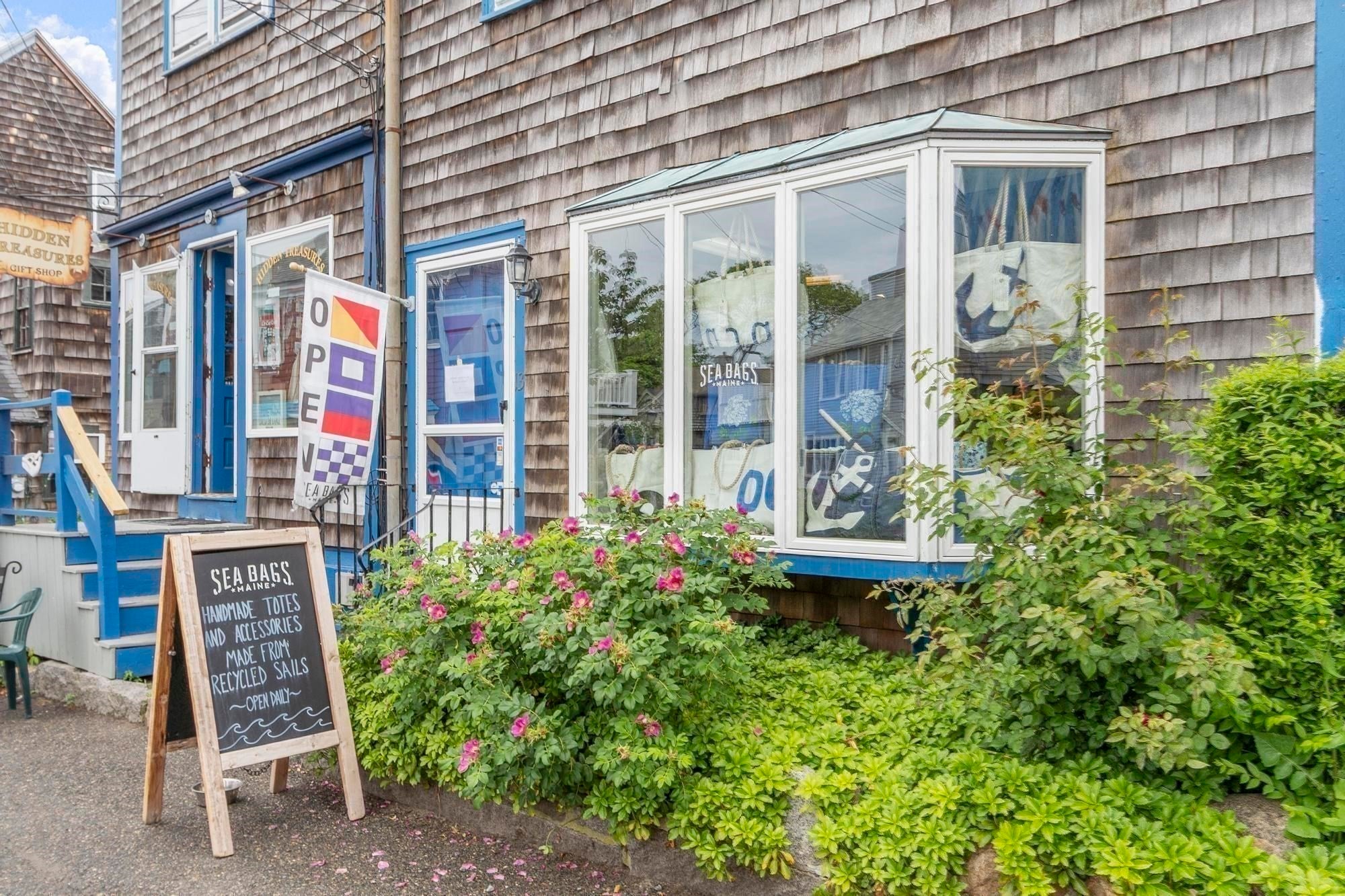 13 Bearskin Neck