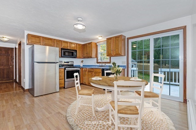 Marion, Massachusetts 02738, United States, 4 Bedrooms Bedrooms, ,2 BathroomsBathrooms,Residential,Active,240804