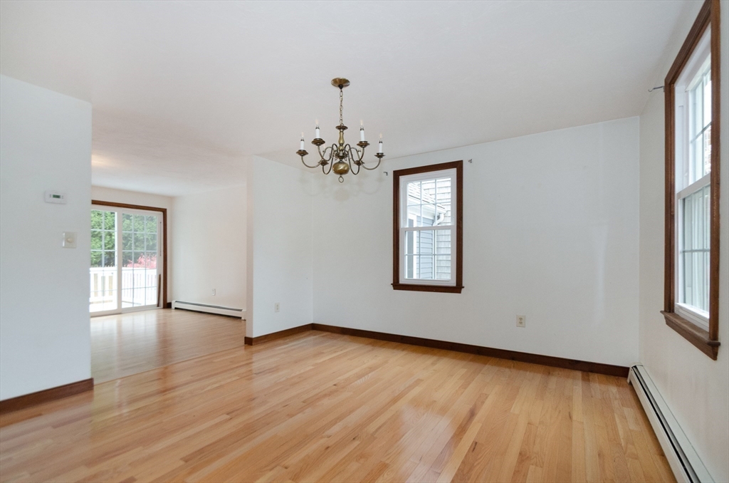 Marion, Massachusetts 02738, United States, 4 Bedrooms Bedrooms, ,2 BathroomsBathrooms,Residential,Active,240804