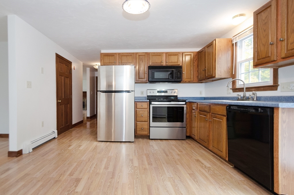 Marion, Massachusetts 02738, United States, 4 Bedrooms Bedrooms, ,2 BathroomsBathrooms,Residential,Active,240804