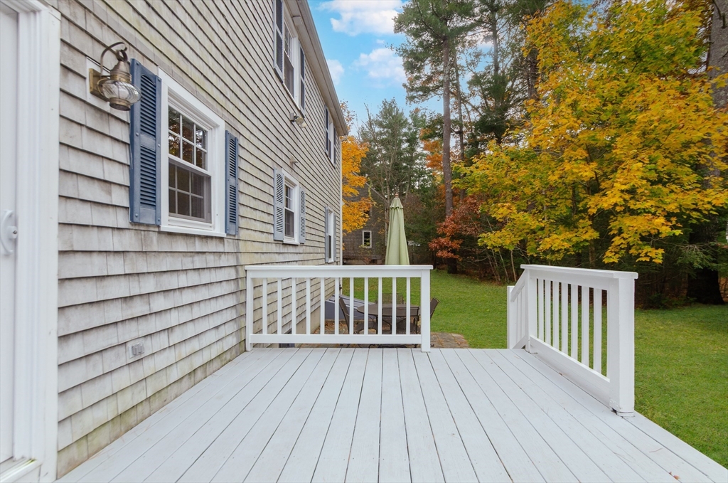 Marion, Massachusetts 02738, United States, 4 Bedrooms Bedrooms, ,2 BathroomsBathrooms,Residential,Active,240804