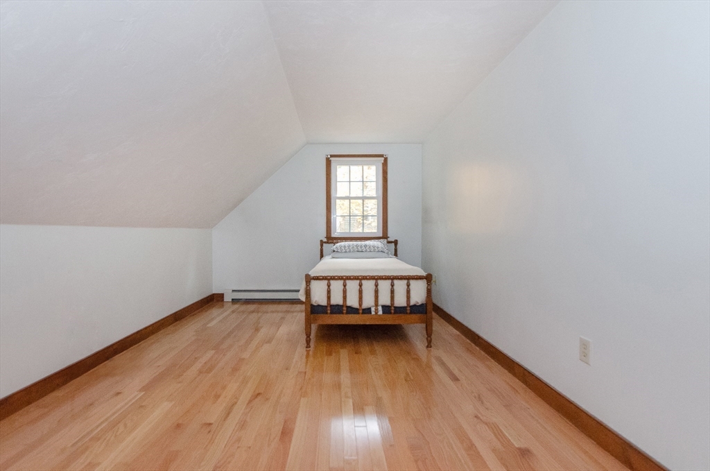 Marion, Massachusetts 02738, United States, 4 Bedrooms Bedrooms, ,2 BathroomsBathrooms,Residential,Active,240804