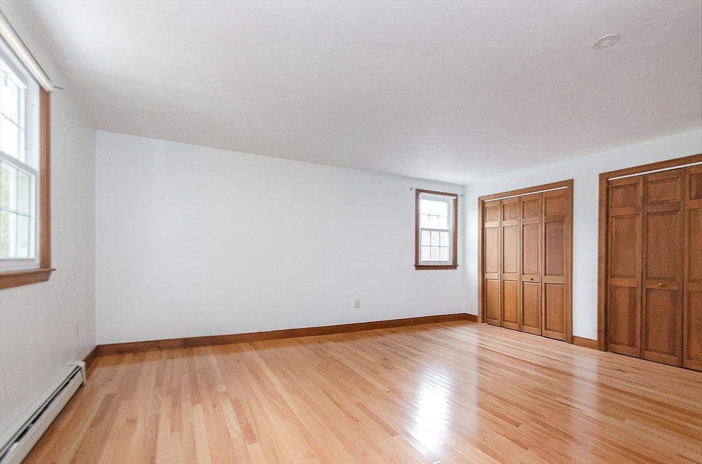 Marion, Massachusetts 02738, United States, 4 Bedrooms Bedrooms, ,2 BathroomsBathrooms,Residential,Active,240804