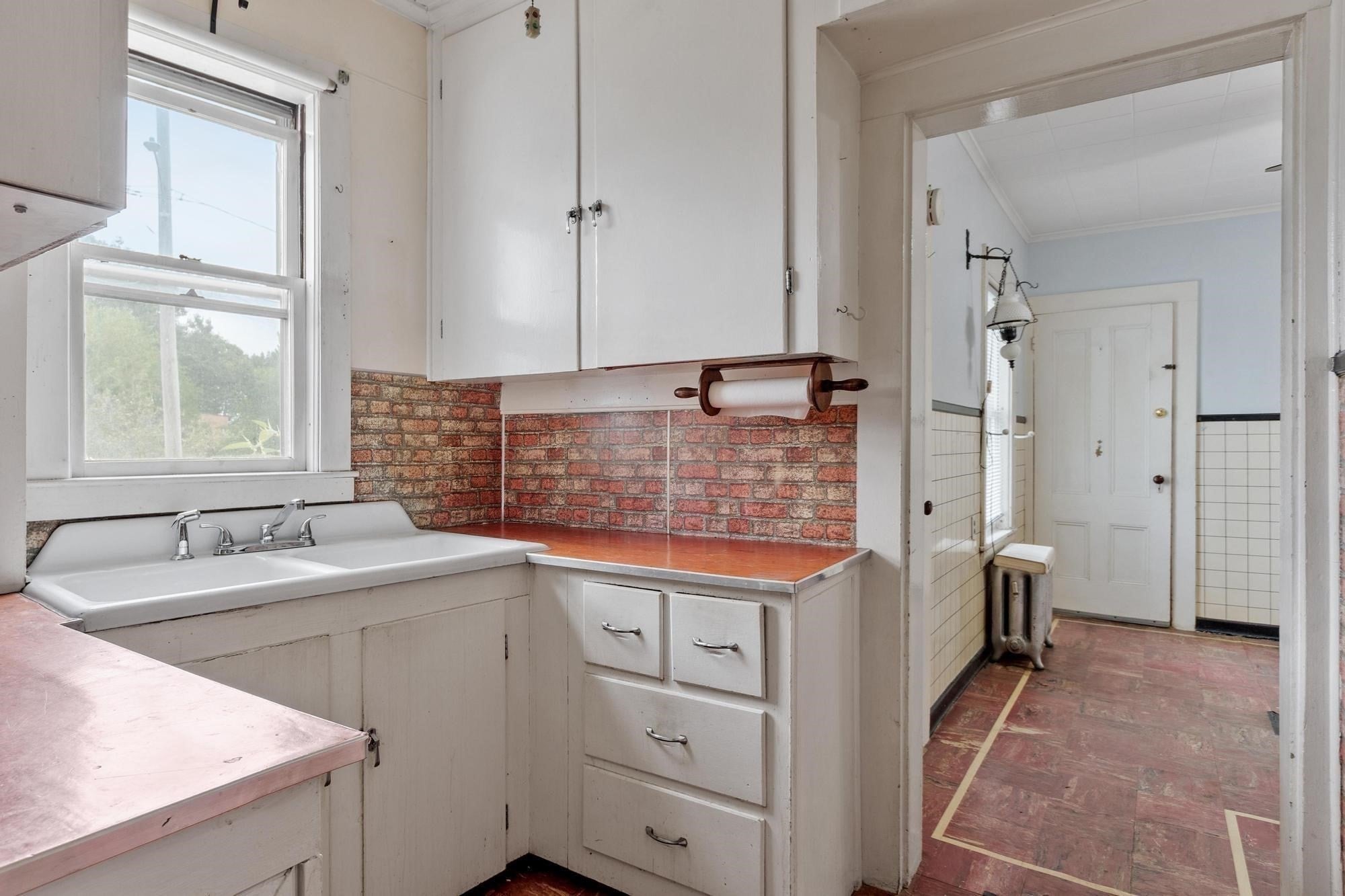 160 Hampshire St, Lowell, MA Photo #13