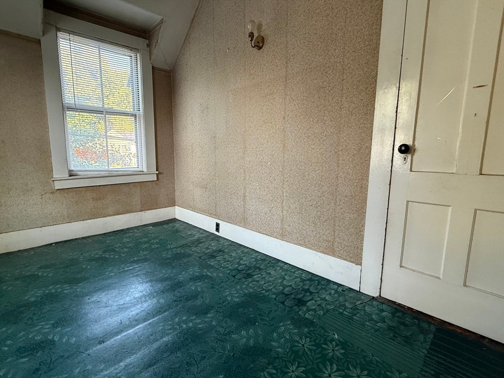 160 Hampshire St, Lowell, MA Photo #16