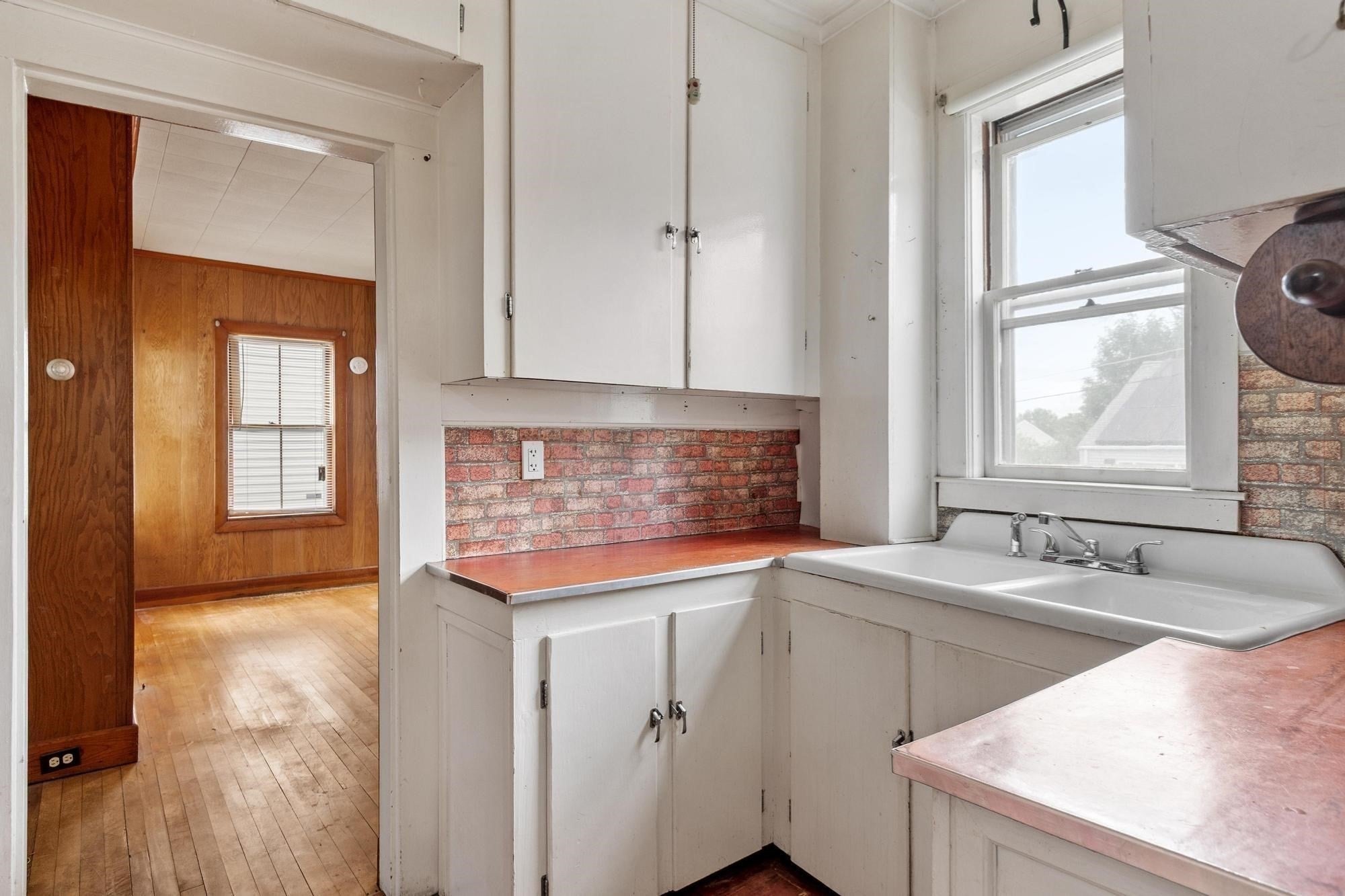 160 Hampshire St, Lowell, MA Photo #14