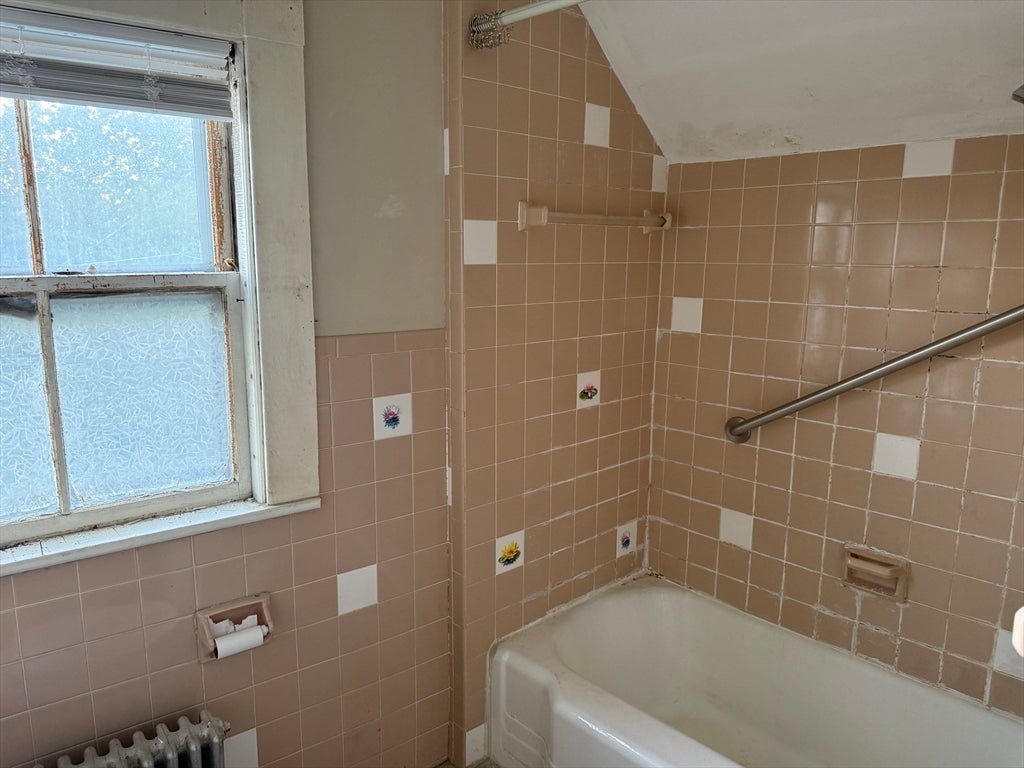160 Hampshire St, Lowell, MA Photo #14