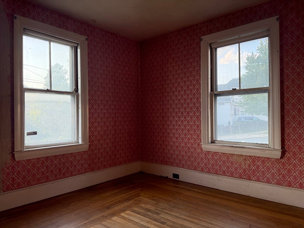 160 Hampshire St, Lowell, MA Photo #6
