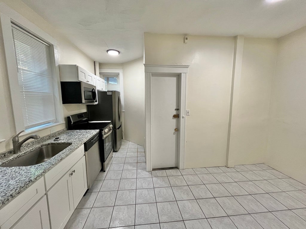 1725 Commonwealth Avenue #2, Boston, MA Photo #2