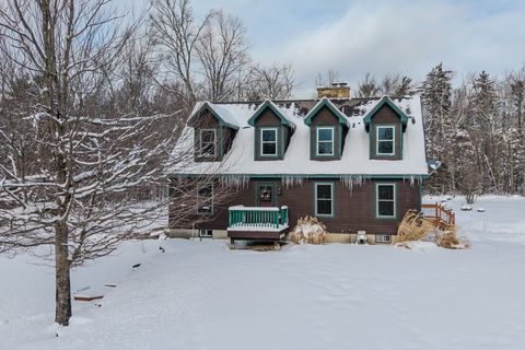 593 Woodmere Rd Becket MA 01223