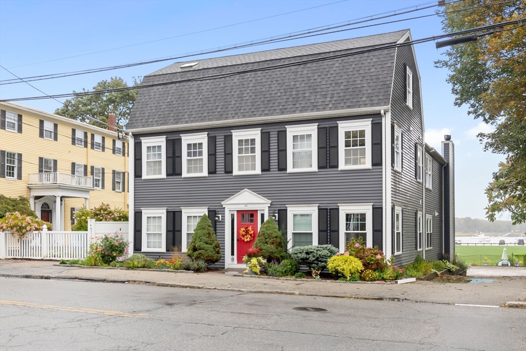 240 Merrimac St 4