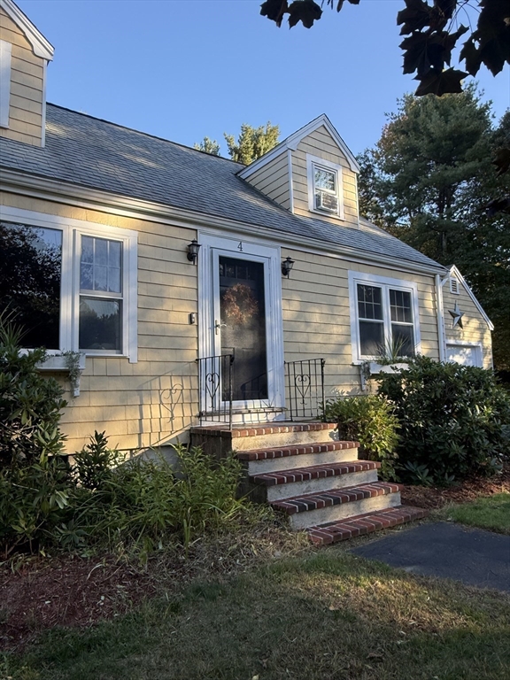 4 Cleveland St