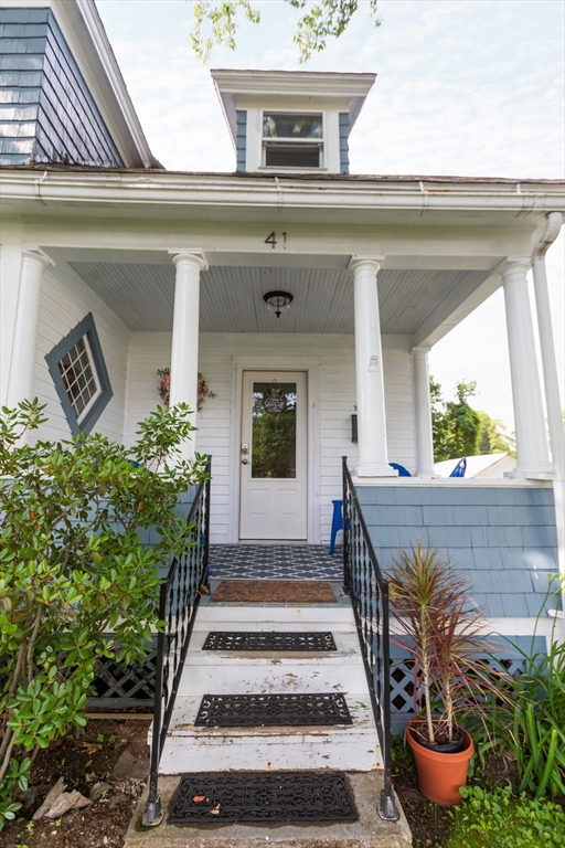 41 Oak St