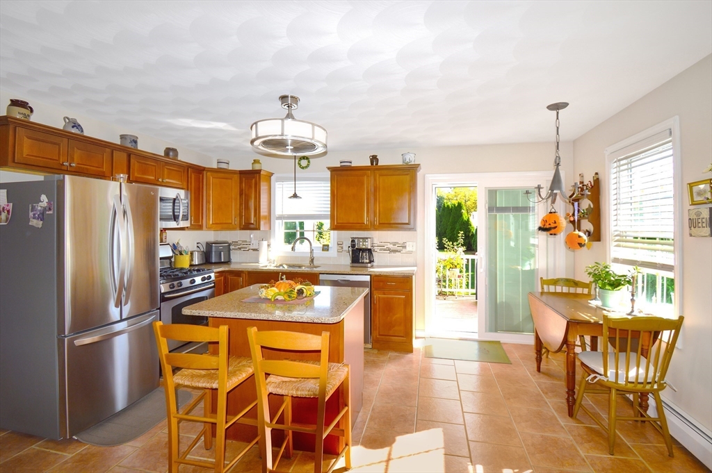 27 Hamlet Ct
