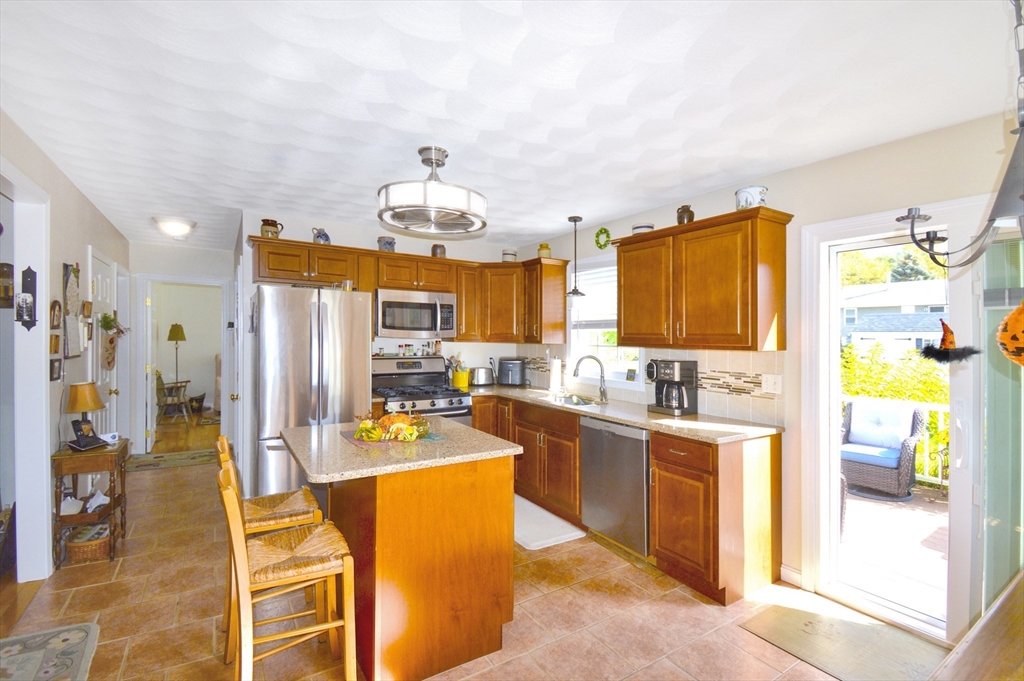 27 Hamlet Ct