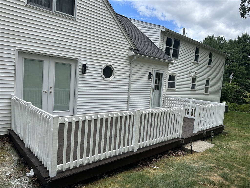 7 Acorn Place