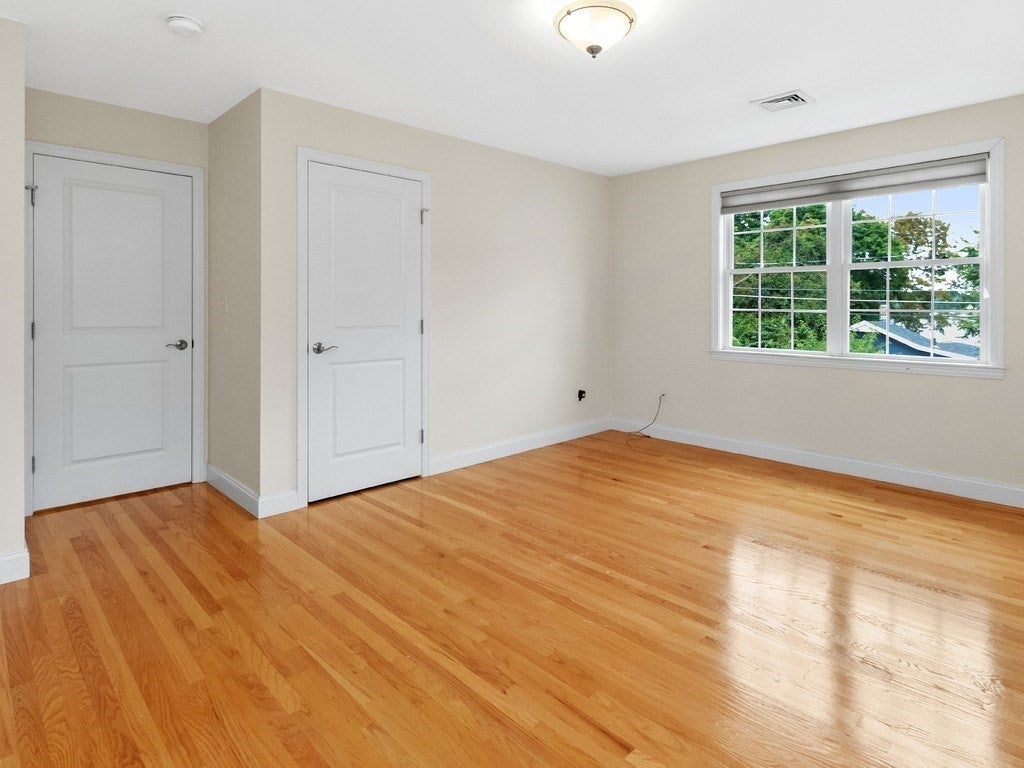 35 Hiawatha Avenue, Waltham, MA Photo #17