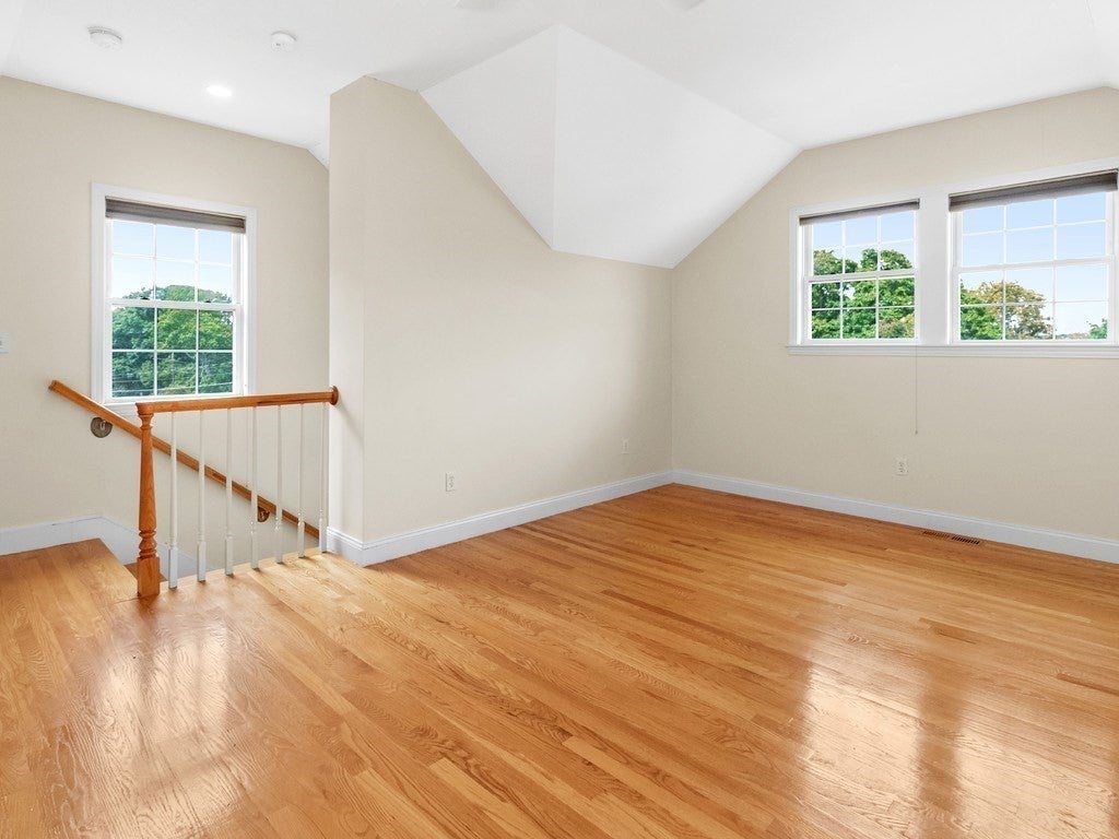 35 Hiawatha Avenue, Waltham, MA Photo #22