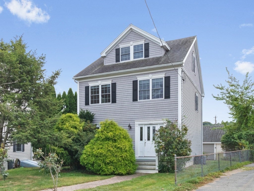 35 Hiawatha Avenue, Waltham, MA Photo #35