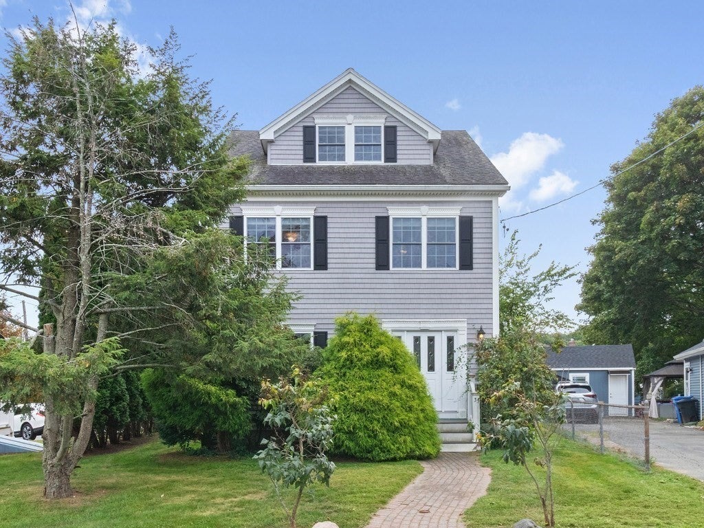 35 Hiawatha Avenue, Waltham, MA Photo #38