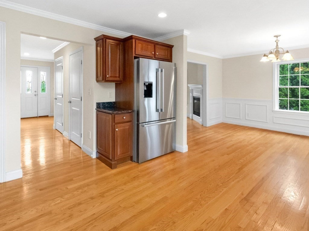 35 Hiawatha Avenue, Waltham, MA Photo #7