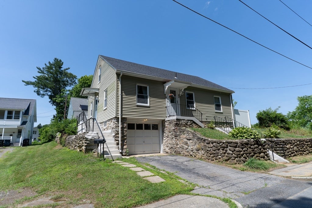 22 Marsh Ave