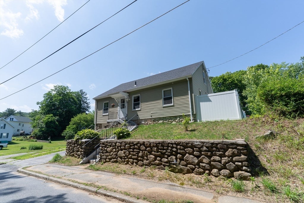 22 Marsh Ave