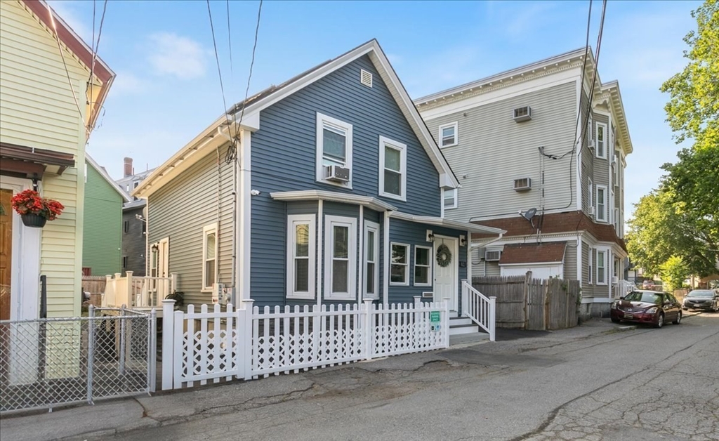 12 Chase St