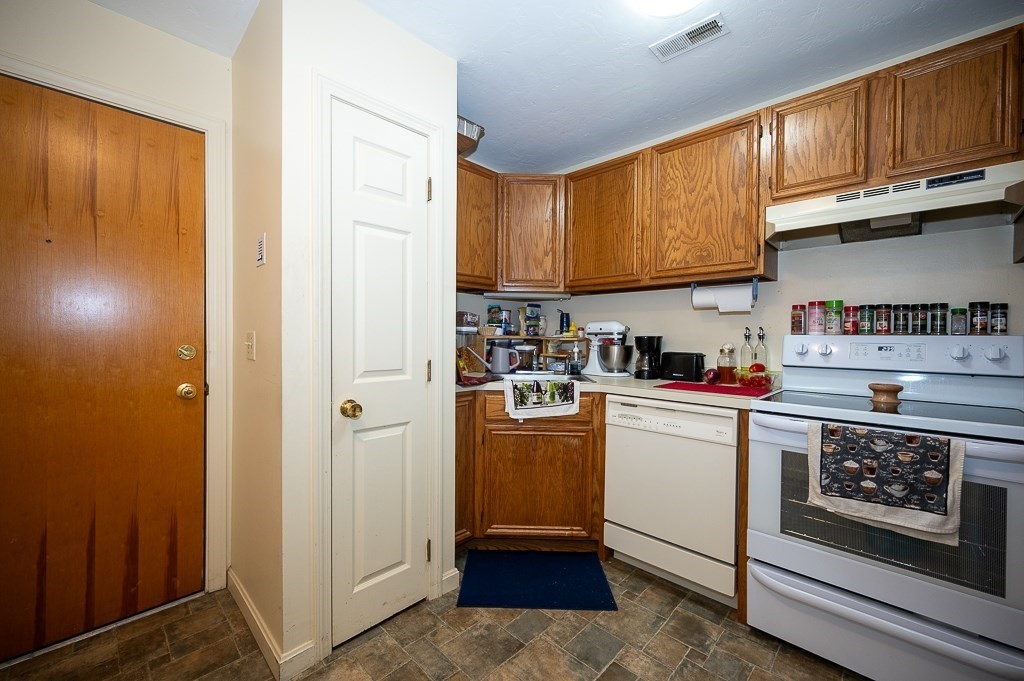 44 Maria Ave 303