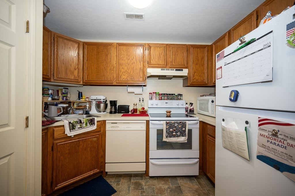 44 Maria Ave 303