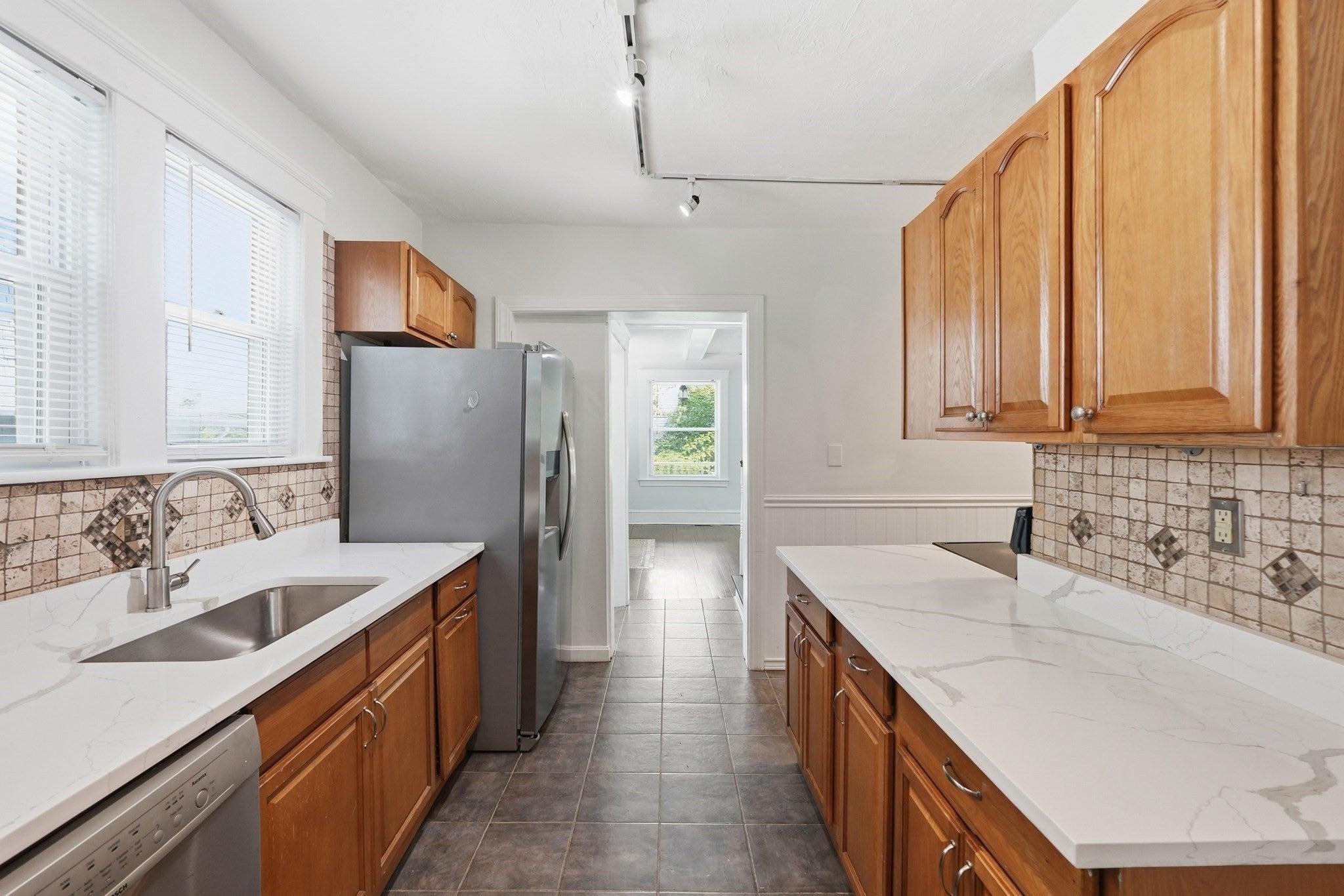 14 Saint Elmo Road, Worcester, MA, 14 Saint Elmo Road, Worcester, MA Photo #11