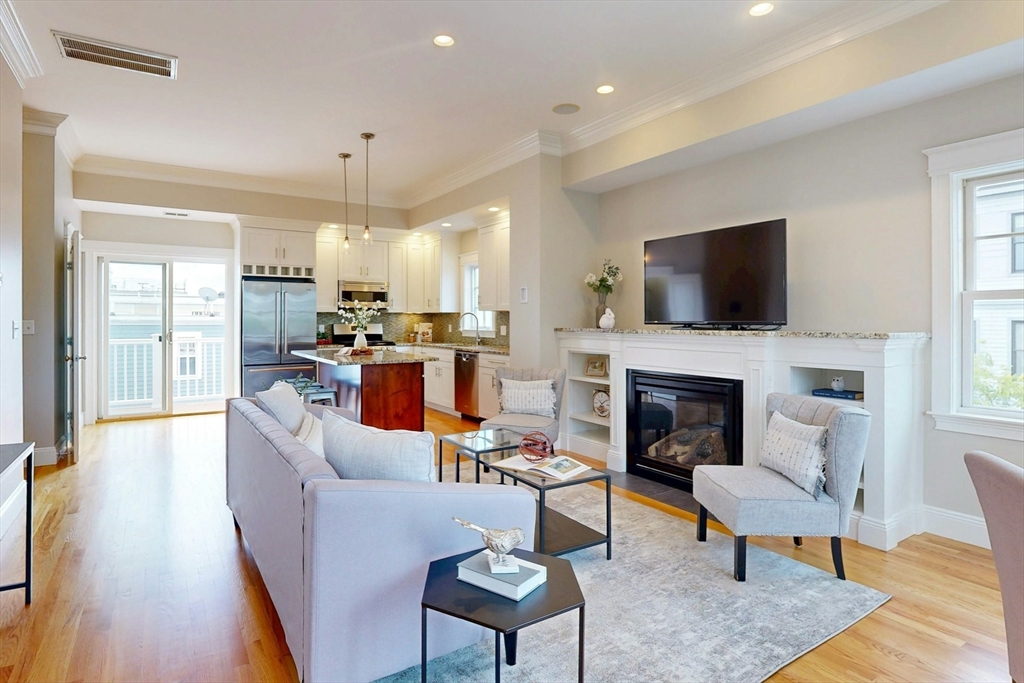 209 W 2nd St