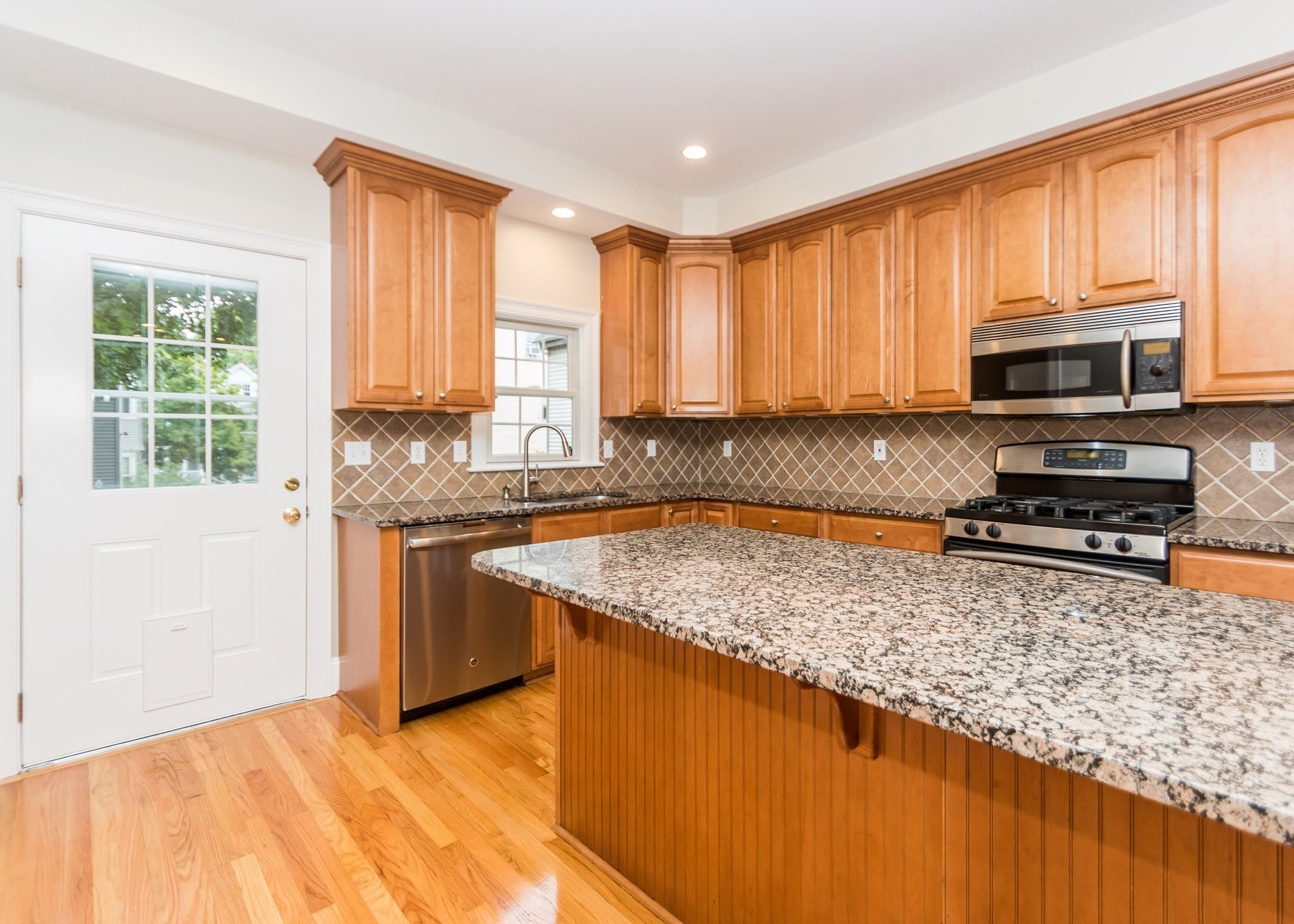 30 Fuller Street #2, Waltham, MA, 30 Fuller Street #2, Waltham, MA Photo #4