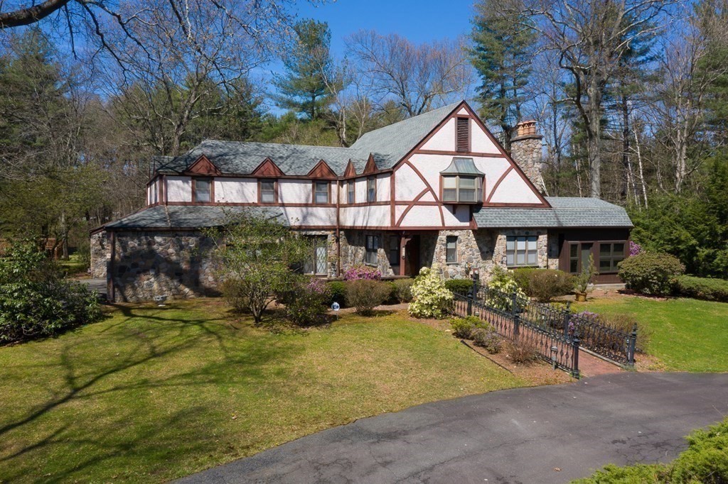 242 Eastwood Dr