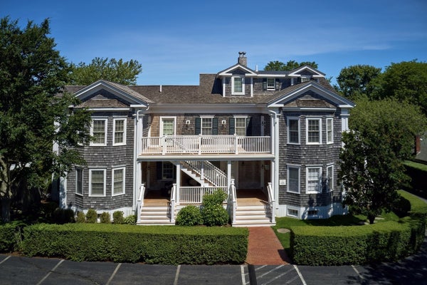 131 N WATER ST, EDGARTOWN, MA 02539 - Image 8f8aa408e2f0ccabcfb2fadb62d23484/288357793