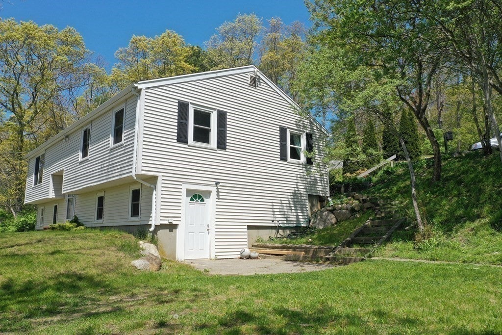 16 Ellisville Dr
