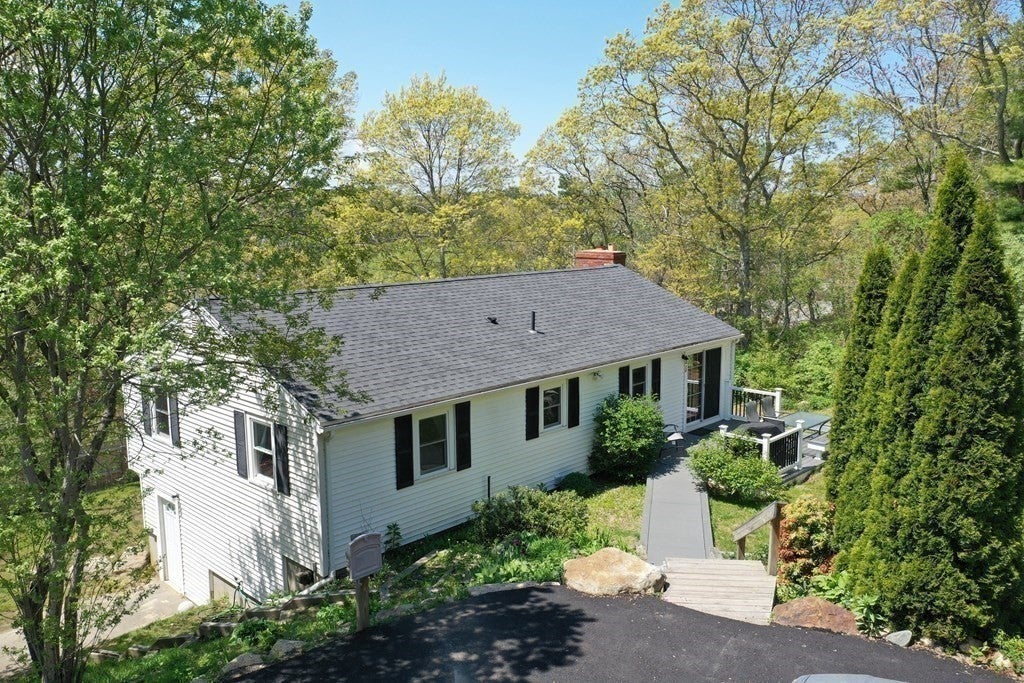 16 Ellisville Dr