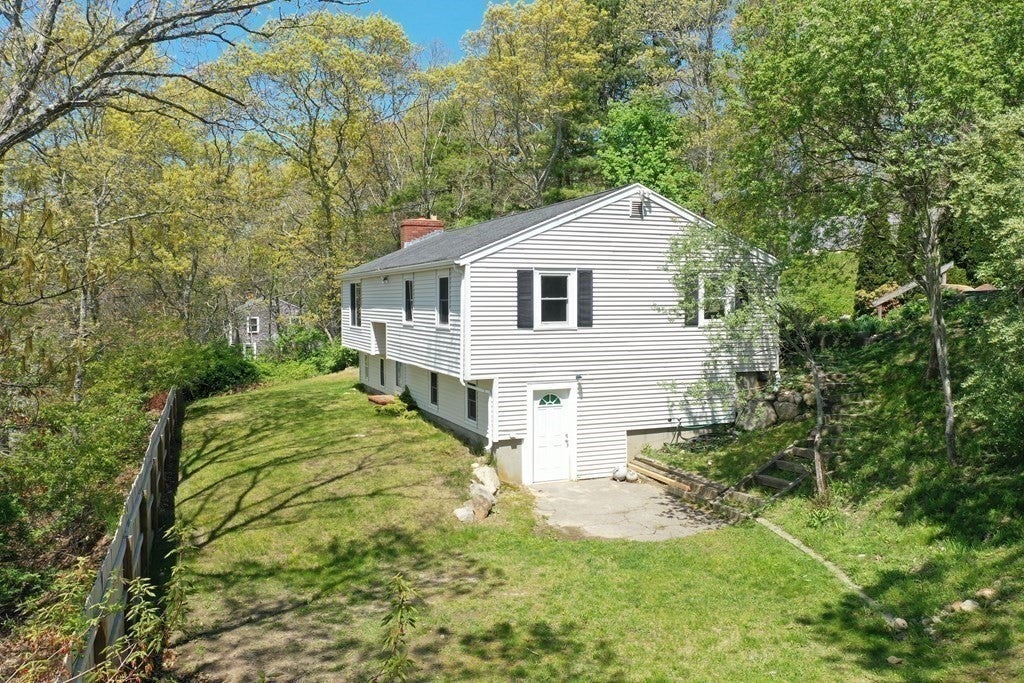 16 Ellisville Dr