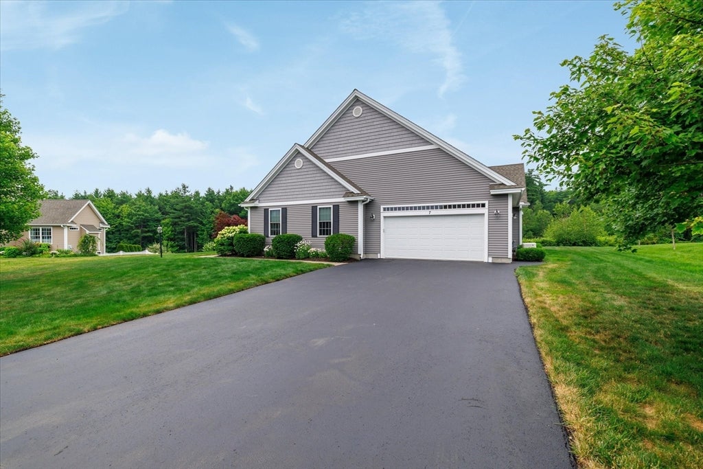 7 Old Mill Cir, Westminster, MA Photo #2