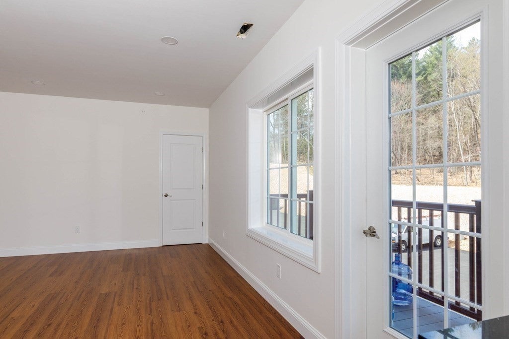 150 State Rd E 10