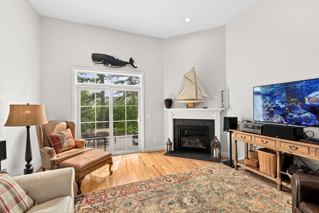 24 Meadowbrook Dr