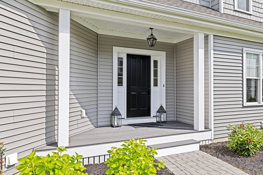 24 Meadowbrook Dr