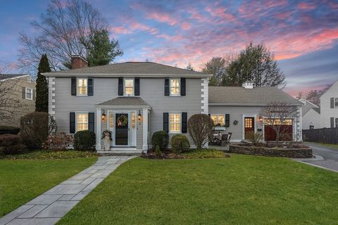 Photo of 9 Elmcrest Cir, Melrose, MA 02176 (MLS # 73470292)