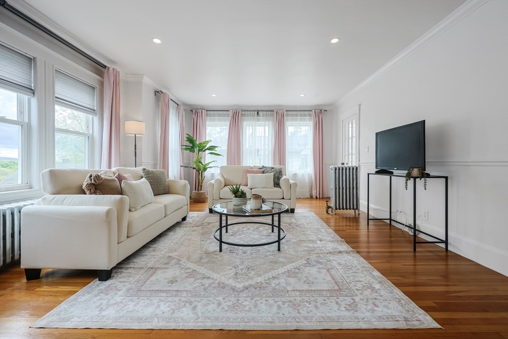 22-24 Ellison Ave 24
