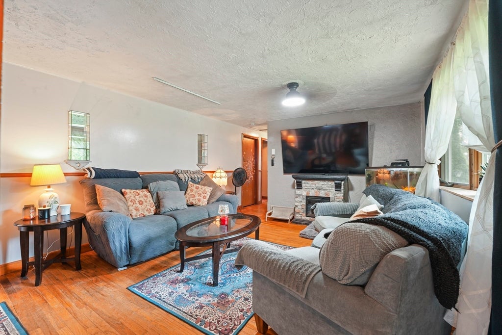 122 Paula Cir, East Brookfield, MA, 122 Paula Cir, East Brookfield, MA Photo #12