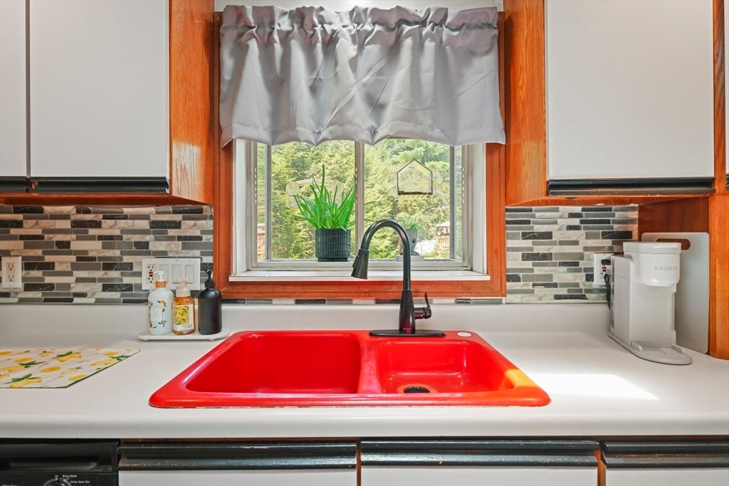 122 Paula Cir, East Brookfield, MA, 122 Paula Cir, East Brookfield, MA Photo #17