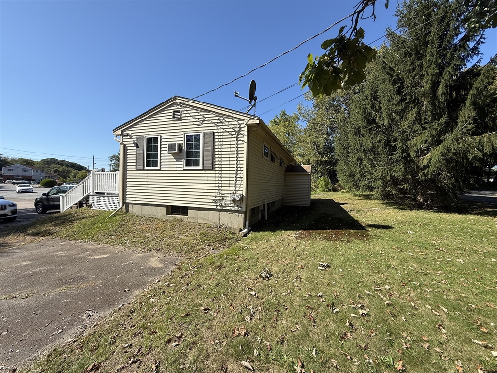22 Water St